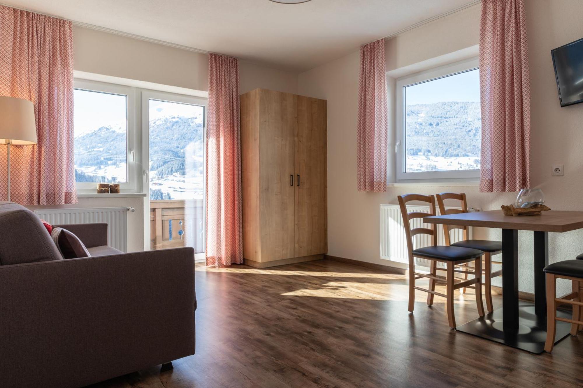 Pitztal Living Lejlighedshotel Jerzens Eksteriør billede